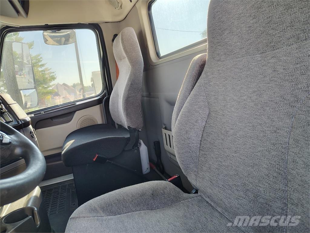 Volvo VNM64T200 Sadulveokid