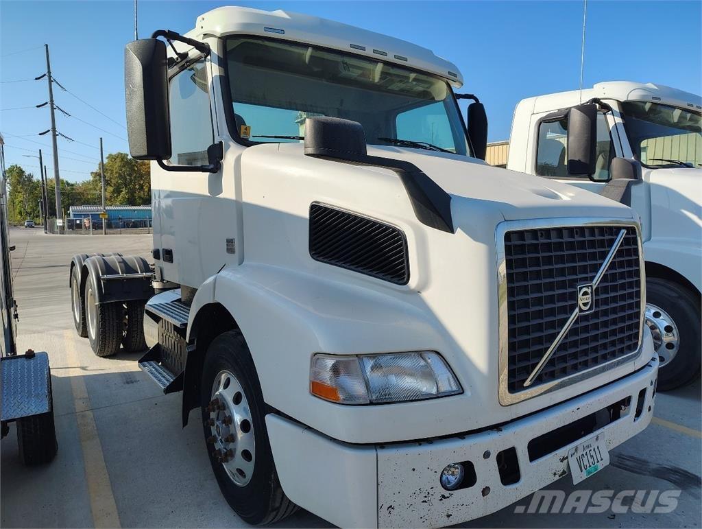 Volvo VNM64T200 Sadulveokid
