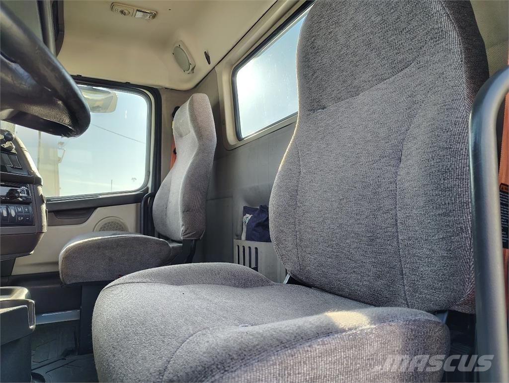 Volvo VNM64T200 Sadulveokid