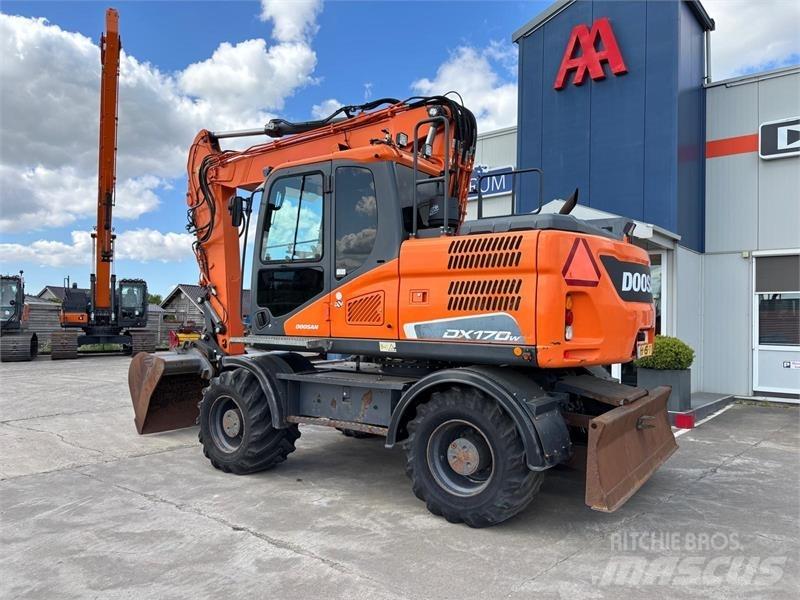 Doosan DX170W-5 Ratasekskavaatorid
