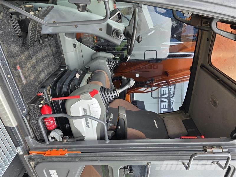 Doosan DX170W-5 Ratasekskavaatorid