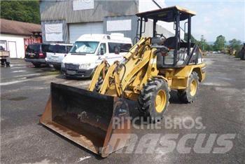 CAT 902 Rataslaadurid