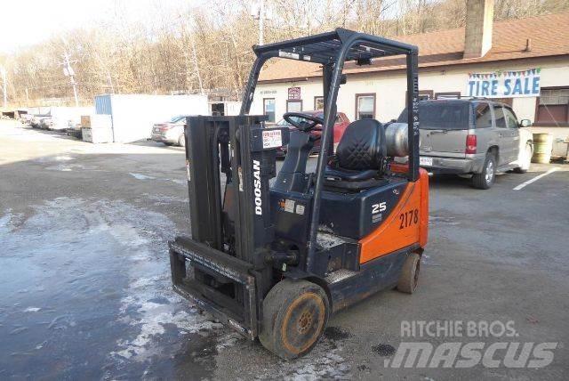 Doosan GC25P-5 Kahveltõstukid - muud