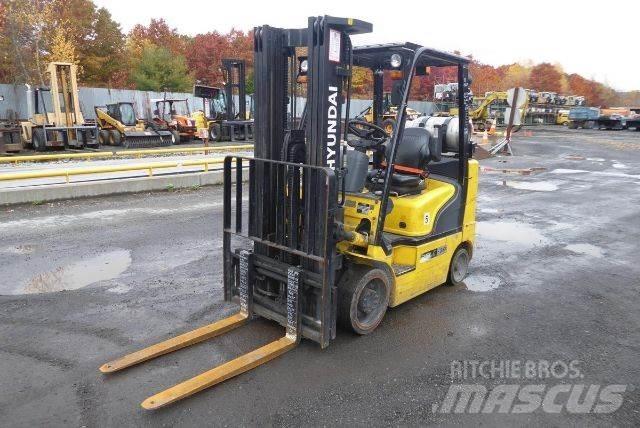 Hyundai 25LC-7A Kahveltõstukid - muud
