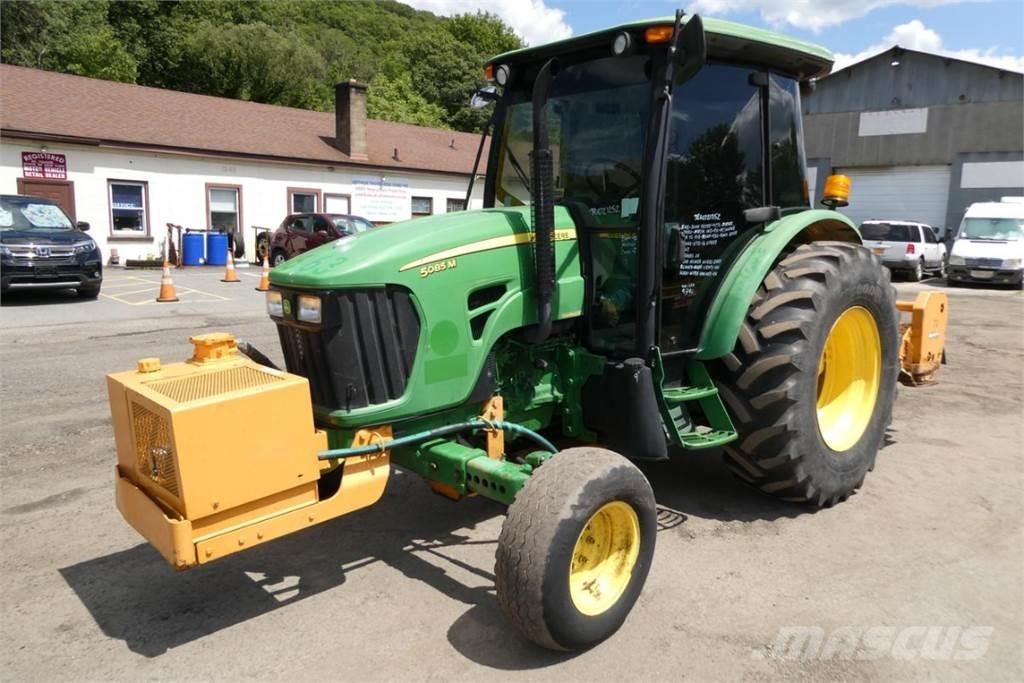 John Deere 5085M Traktorid