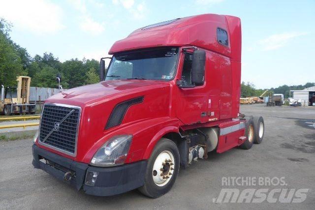 Volvo VNL64T Sadulveokid