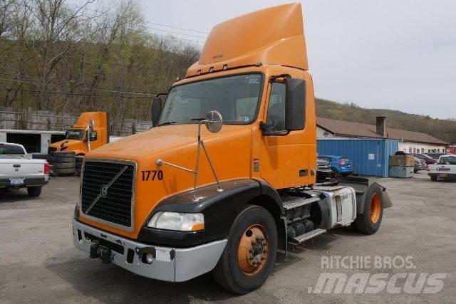 Volvo VNM42T Raamautod