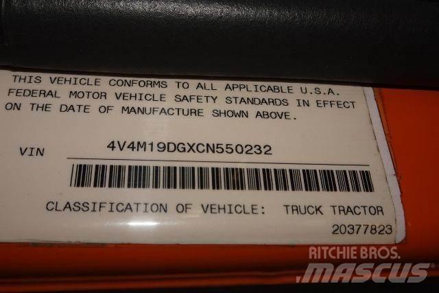 Volvo VNM42T Raamautod