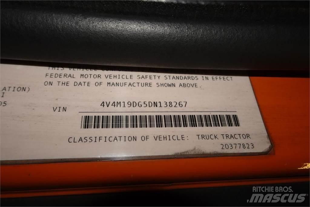 Volvo VNM42T Raamautod