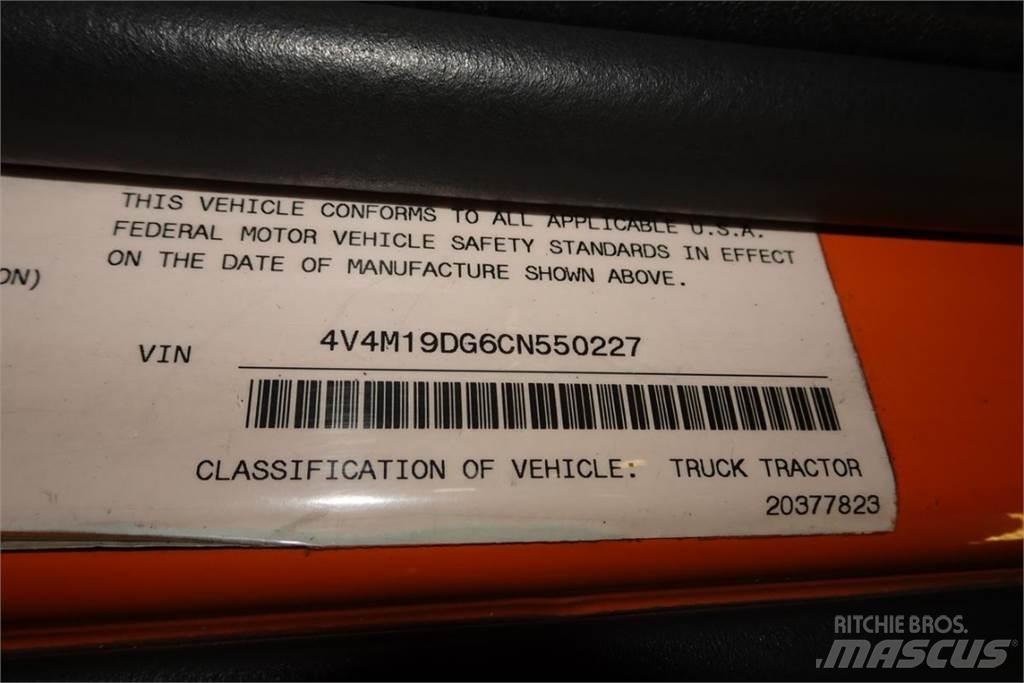 Volvo VNM42T Raamautod