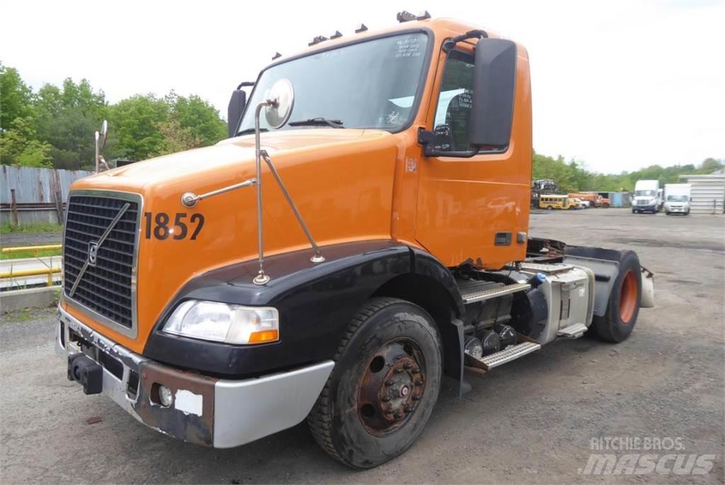 Volvo VNM42T Raamautod