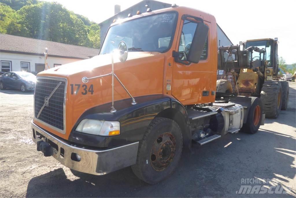 Volvo VNM42T Raamautod