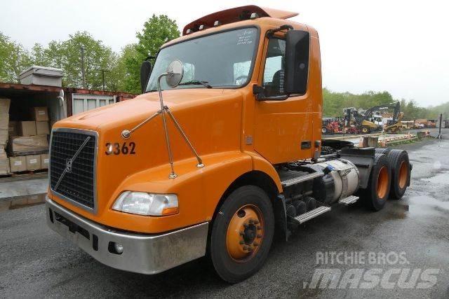 Volvo VNM64T Raamautod