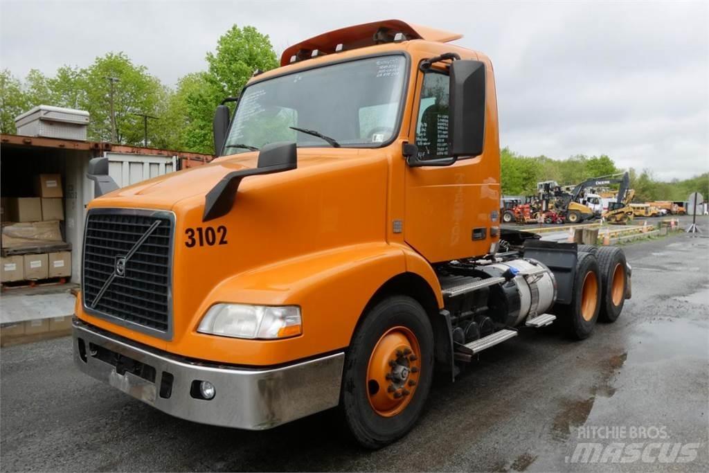 Volvo VNM64T Raamautod