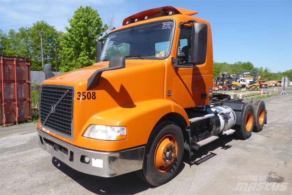 Volvo VNM64T Raamautod