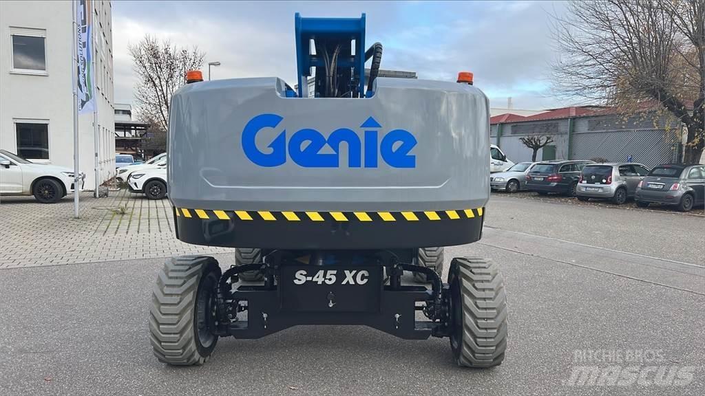 Genie S-45 XC Iseliikuvad poomtõstukid