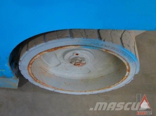 Genie GS-2032 Iseliikuvad poomtõstukid