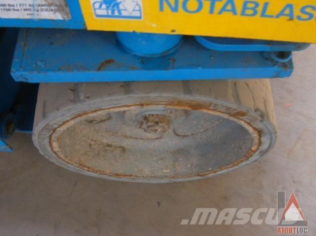 Genie GS-2032 Iseliikuvad poomtõstukid