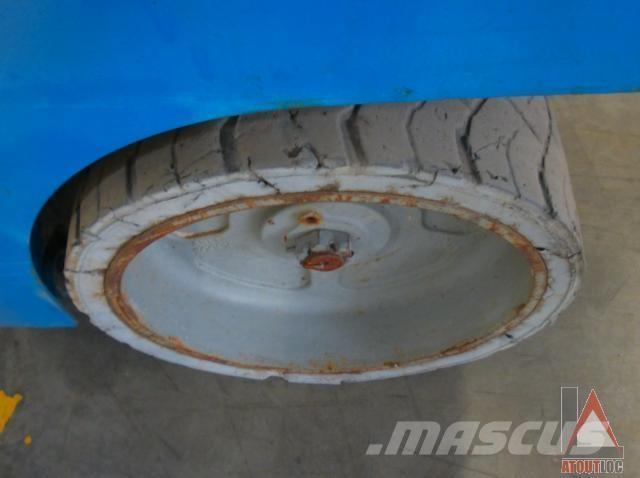 Genie GS-4047 Iseliikuvad poomtõstukid