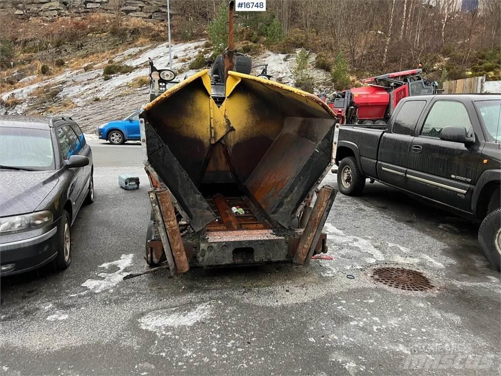 Bomag BF 300P Asfaldilaoturid