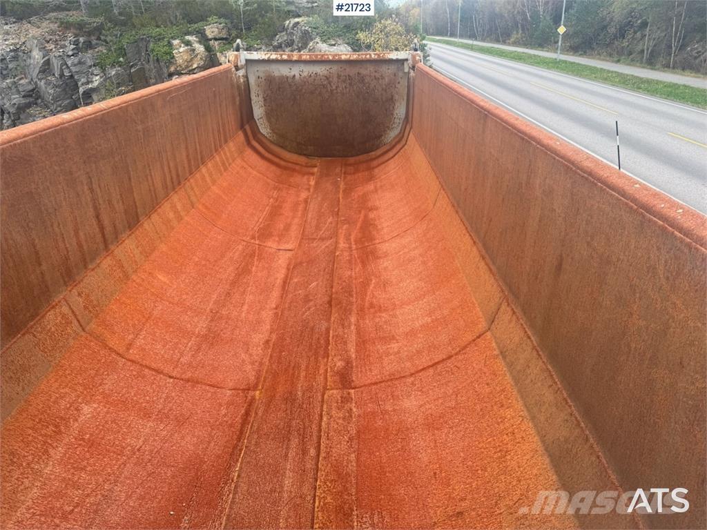 Carnehl Tippsemi. Kallur-poolhaagised