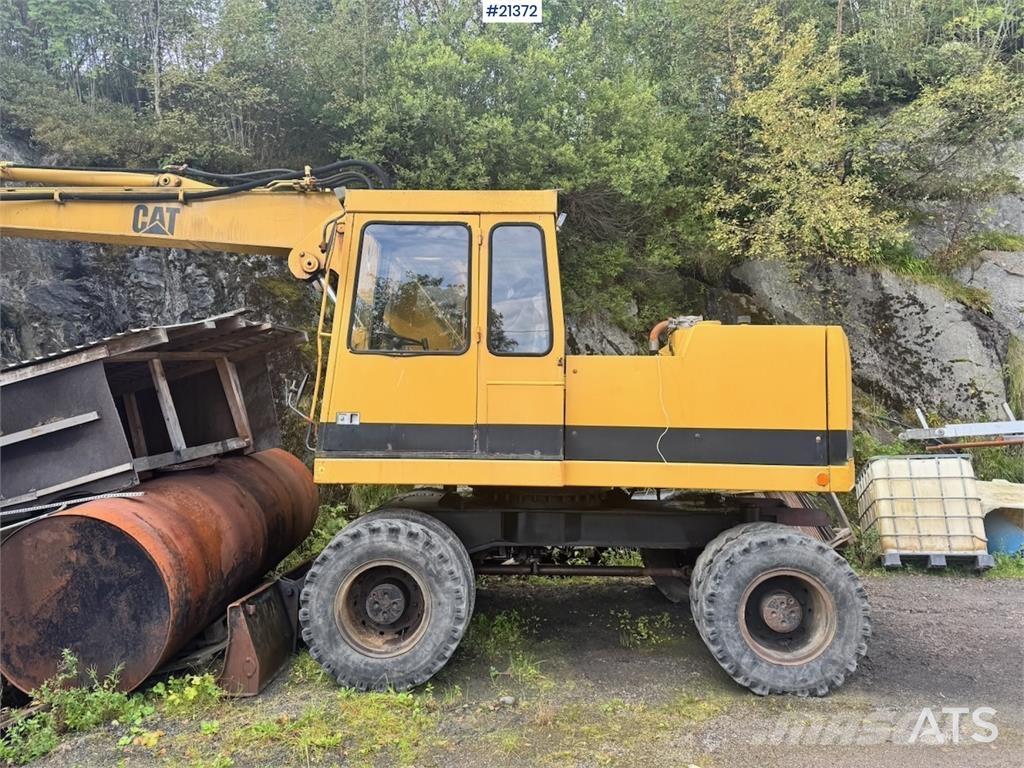 CAT 212B Ratasekskavaatorid