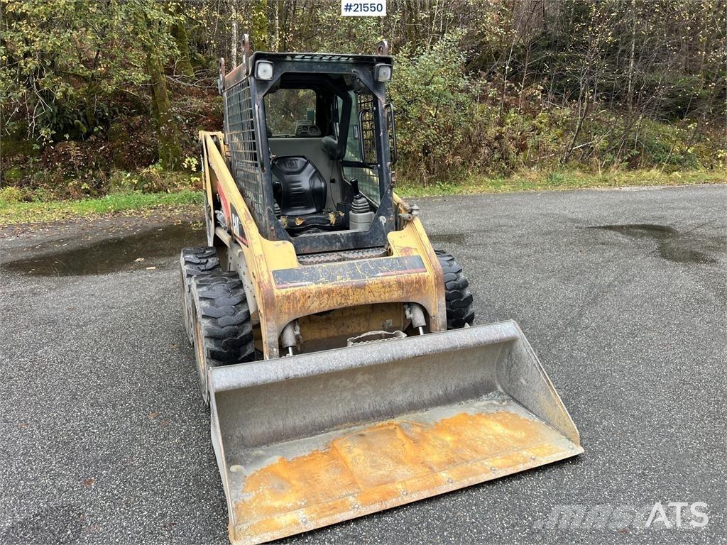 CAT 226 Kompaktlaadurid