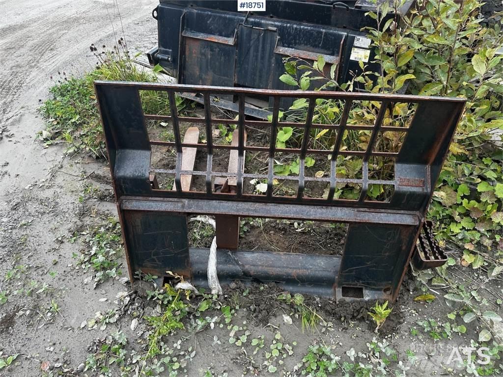 CAT Pallet Forks Muu
