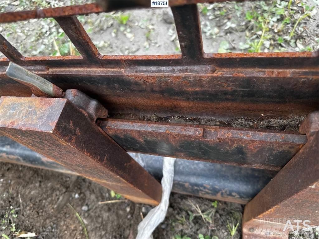 CAT Pallet Forks Muu