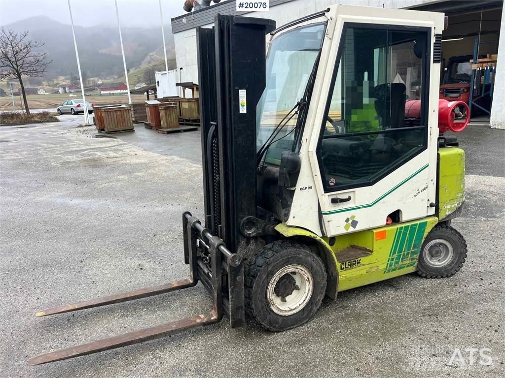 Clark CGP 25 truck Muud