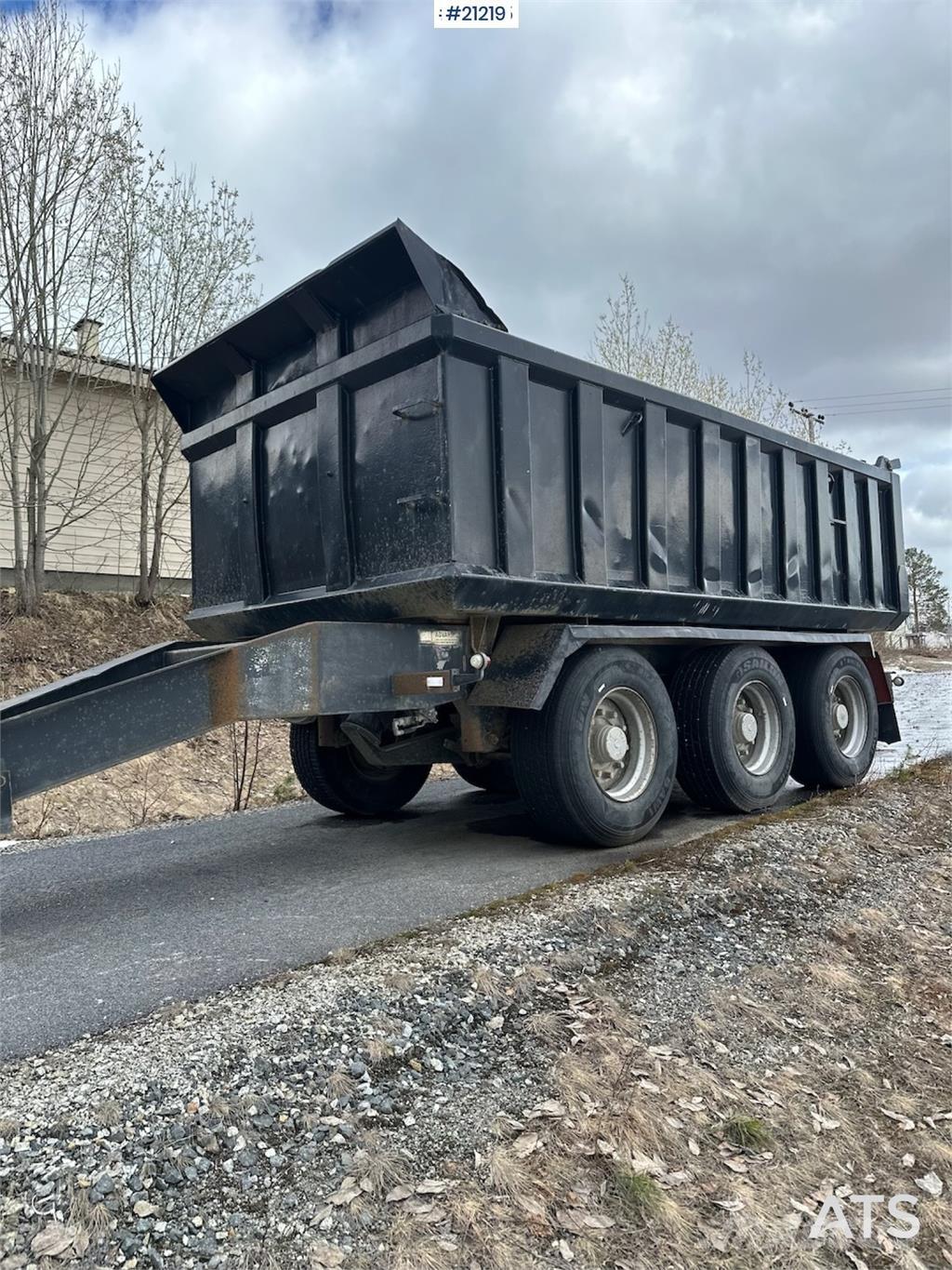 Engen Trailer Kallur-haagised