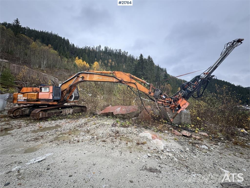 Hitachi FH 220 LC Roomikekskavaatorid