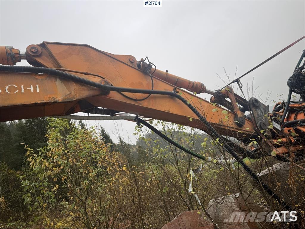 Hitachi FH 220 LC Roomikekskavaatorid