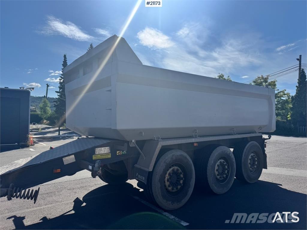 Maur Trailer. Kallur-haagised