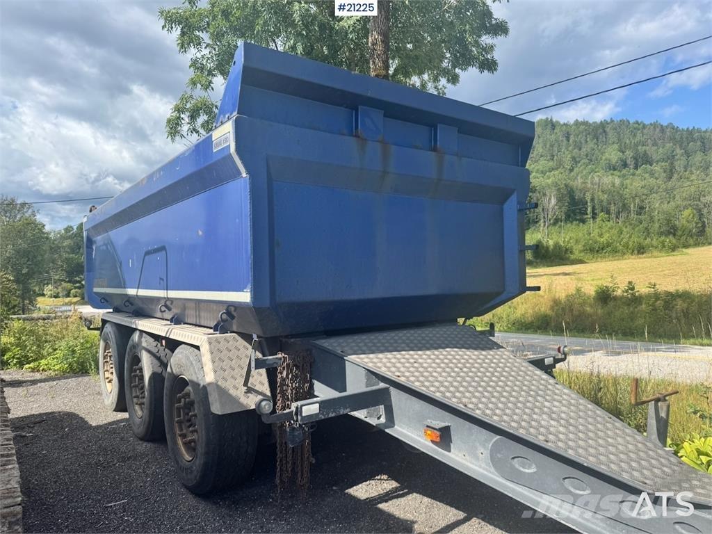 Maur Trailer. Kallur-haagised
