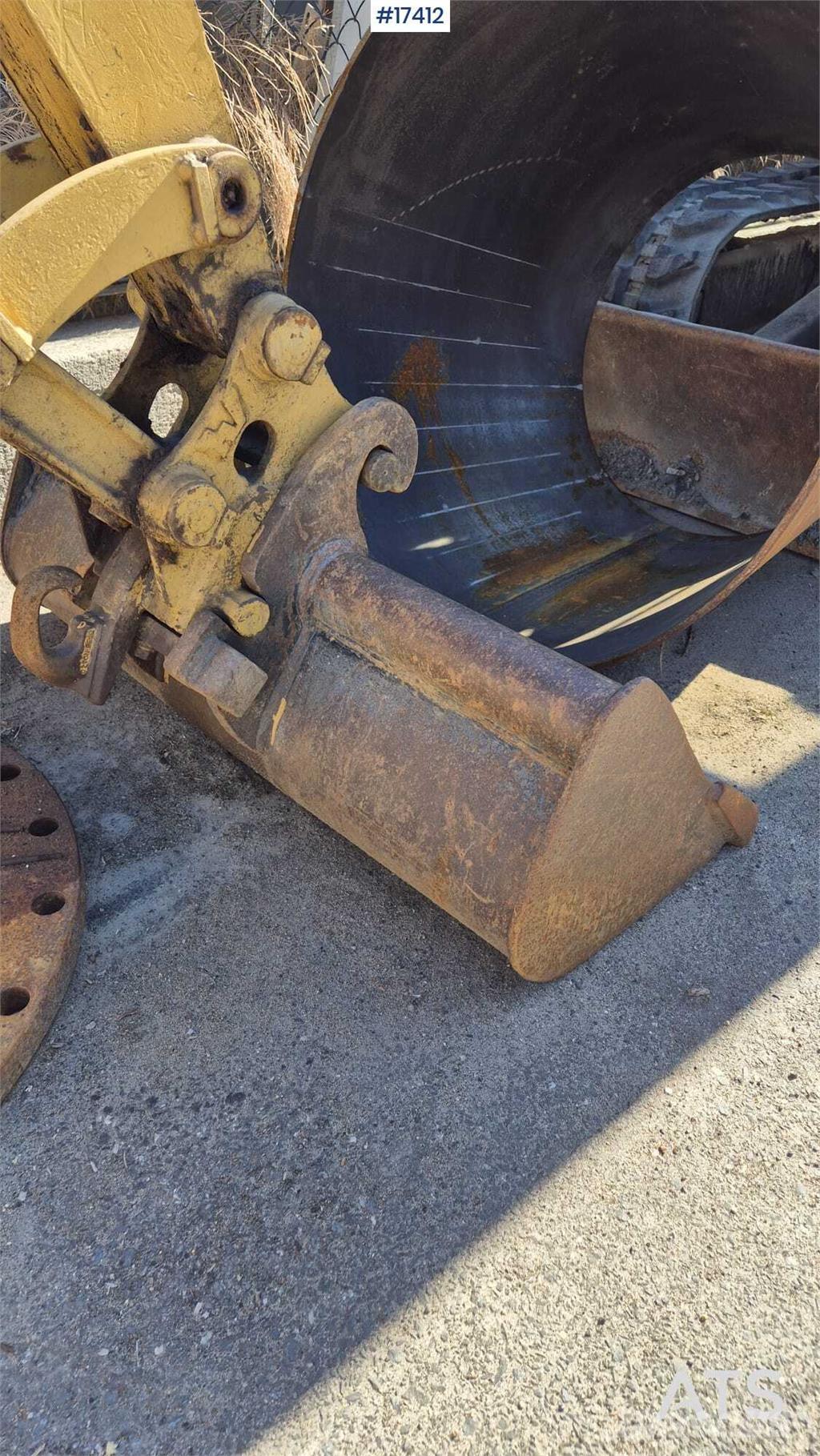 CAT 302.5 Miniekskavaatorid < 7 t