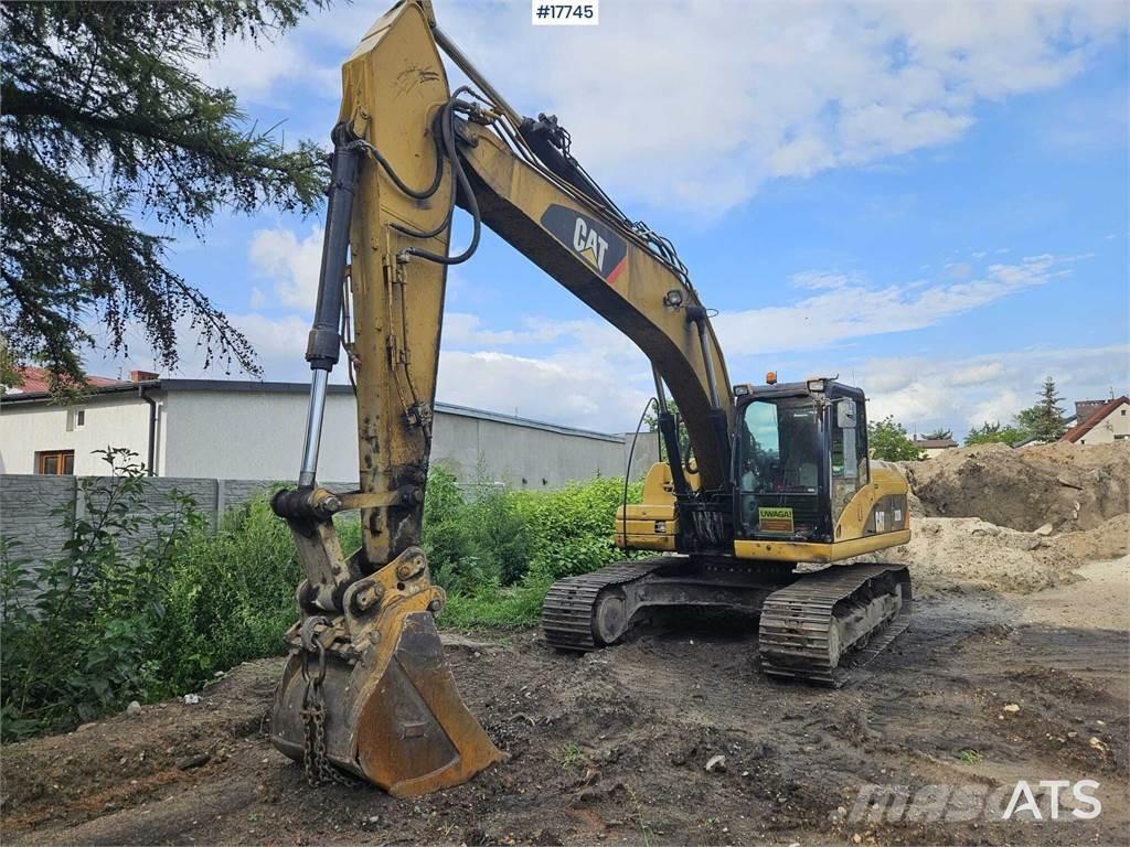CAT 320D Roomikekskavaatorid
