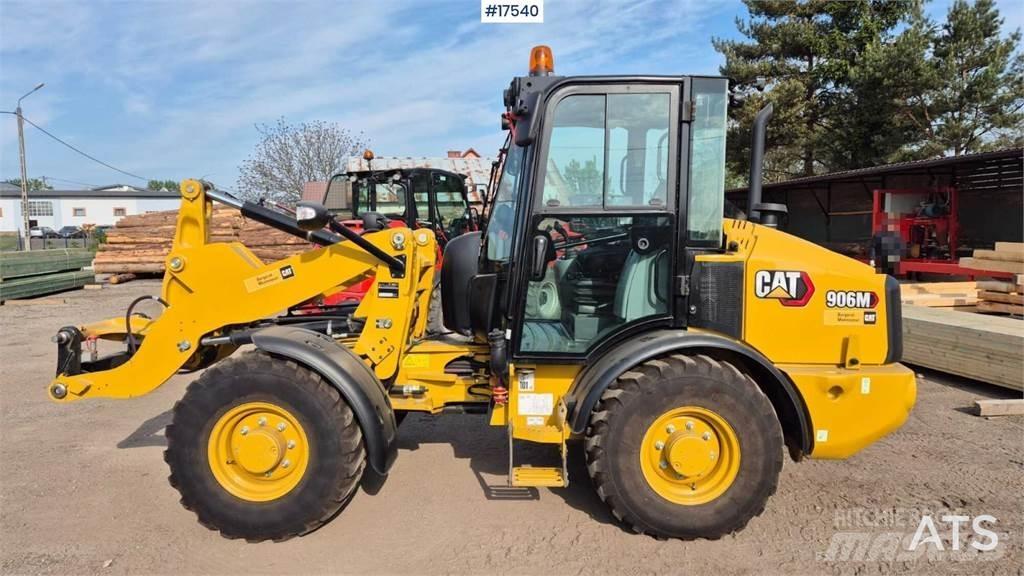 CAT 906M Rataslaadurid