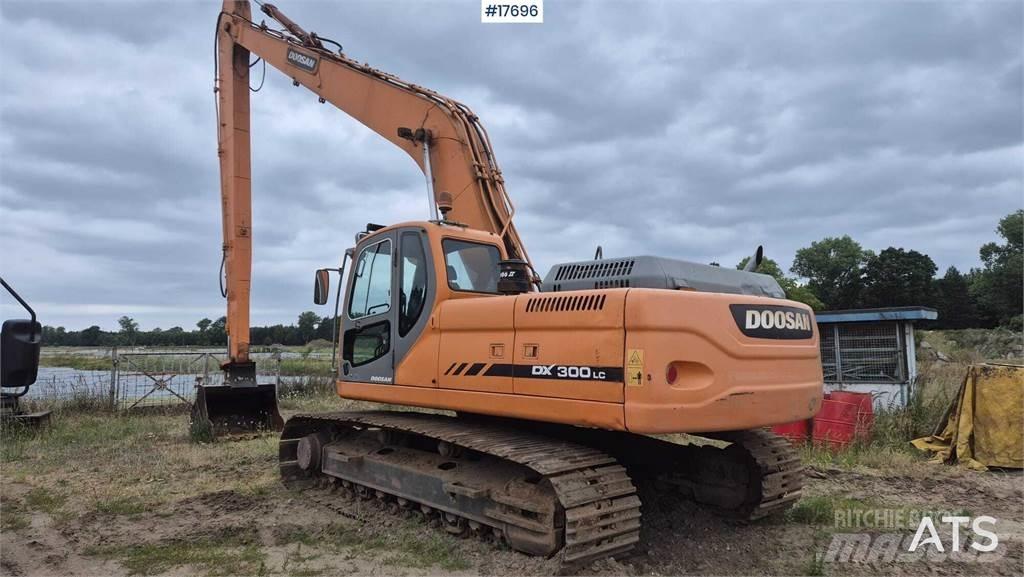 Doosan DX 300 LC Roomikekskavaatorid