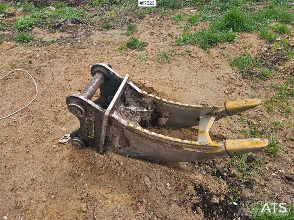 JCB JS 131 LC Roomikekskavaatorid