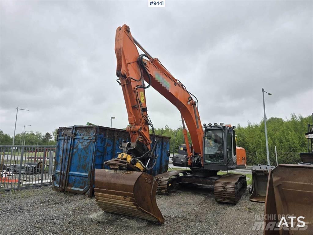 Hitachi ZX 250 LC-3 Roomikekskavaatorid