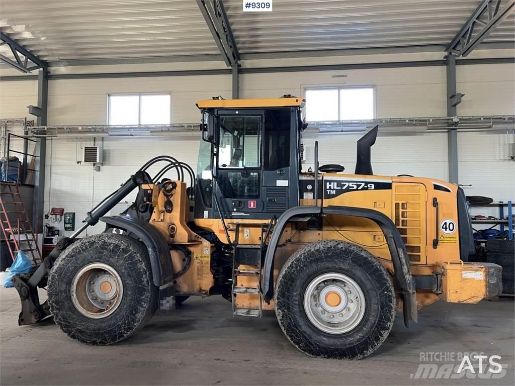 Hyundai HL757TM-9 Ratasbuldooserid