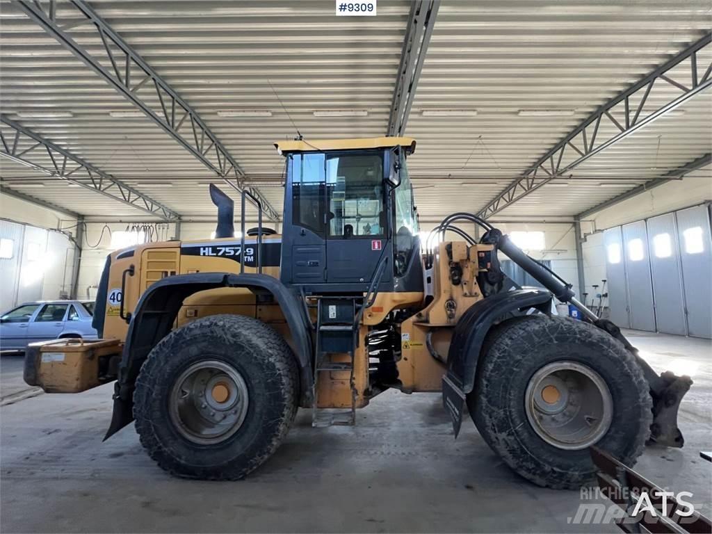 Hyundai HL757TM-9 Ratasbuldooserid