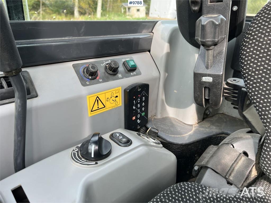 Komatsu PC55MR-5E0 Miniekskavaatorid < 7 t