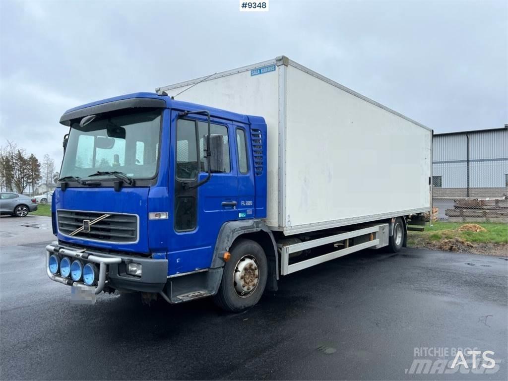 Volvo FL6 4X2 Furgoonautod