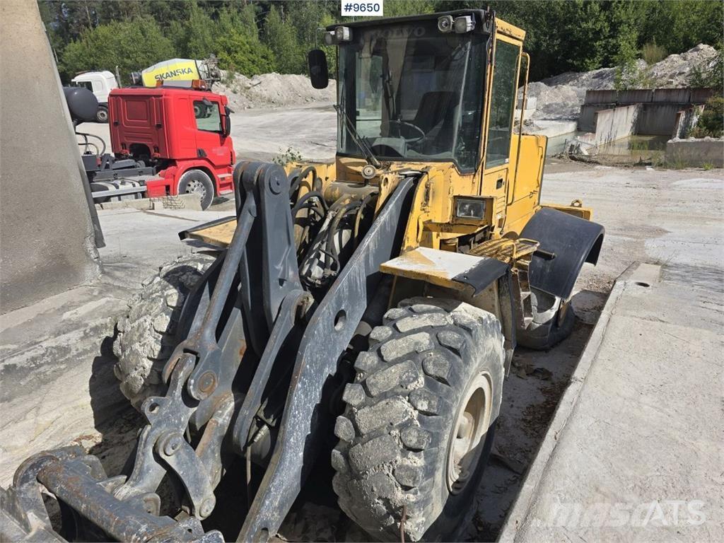 Volvo L120 Ratasbuldooserid