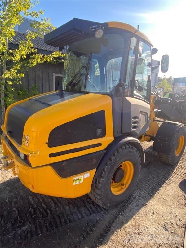 JCB 407 Rataslaadurid
