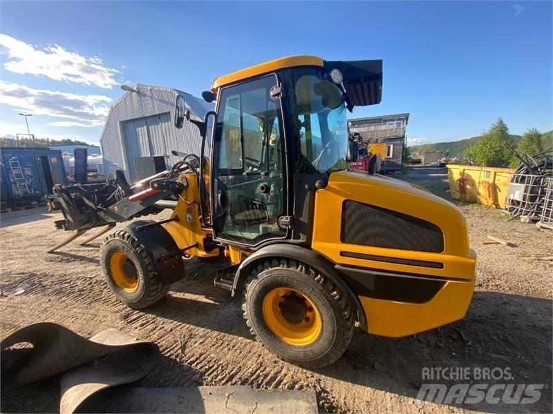 JCB 407 Rataslaadurid