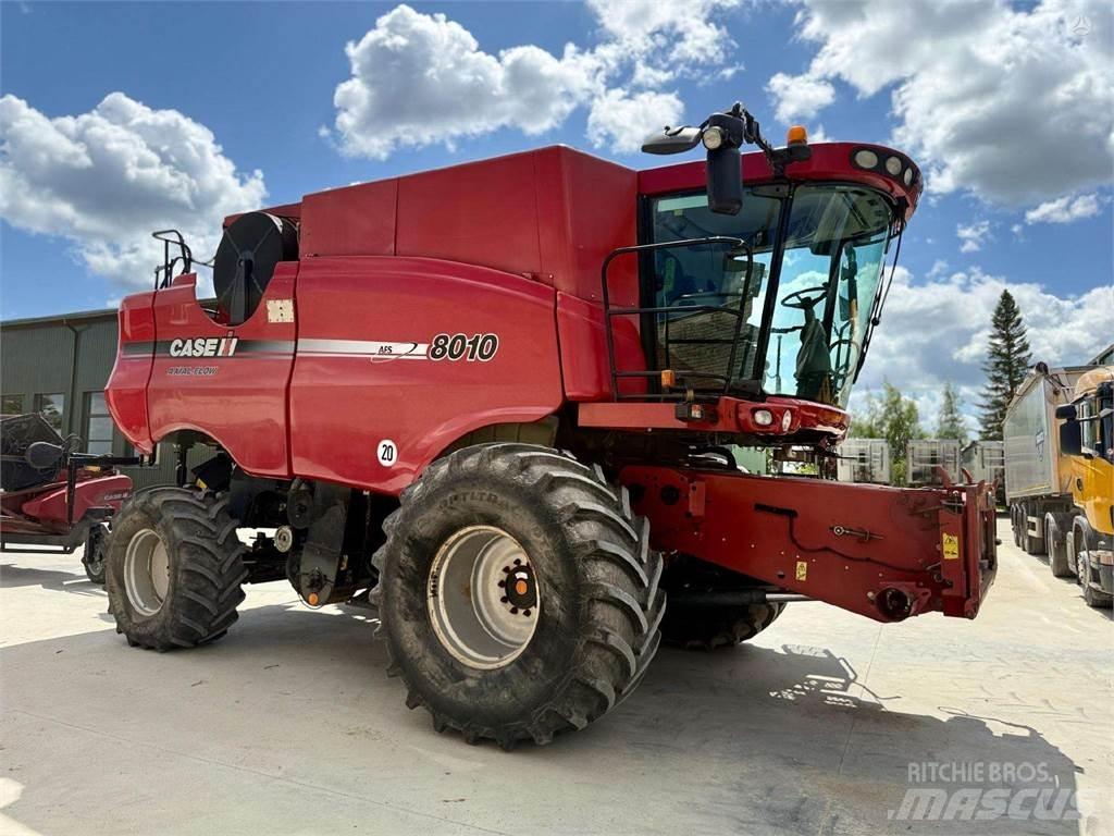 Case IH 8010 Teraviljakombainid