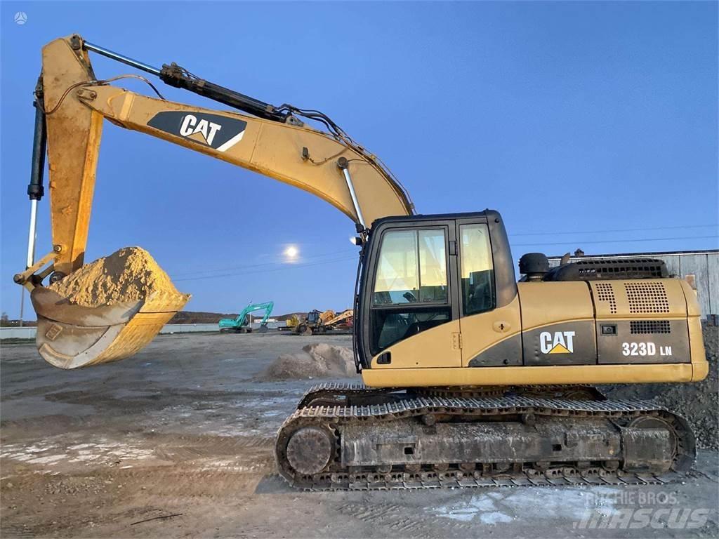 CAT 323 DLN Roomikekskavaatorid